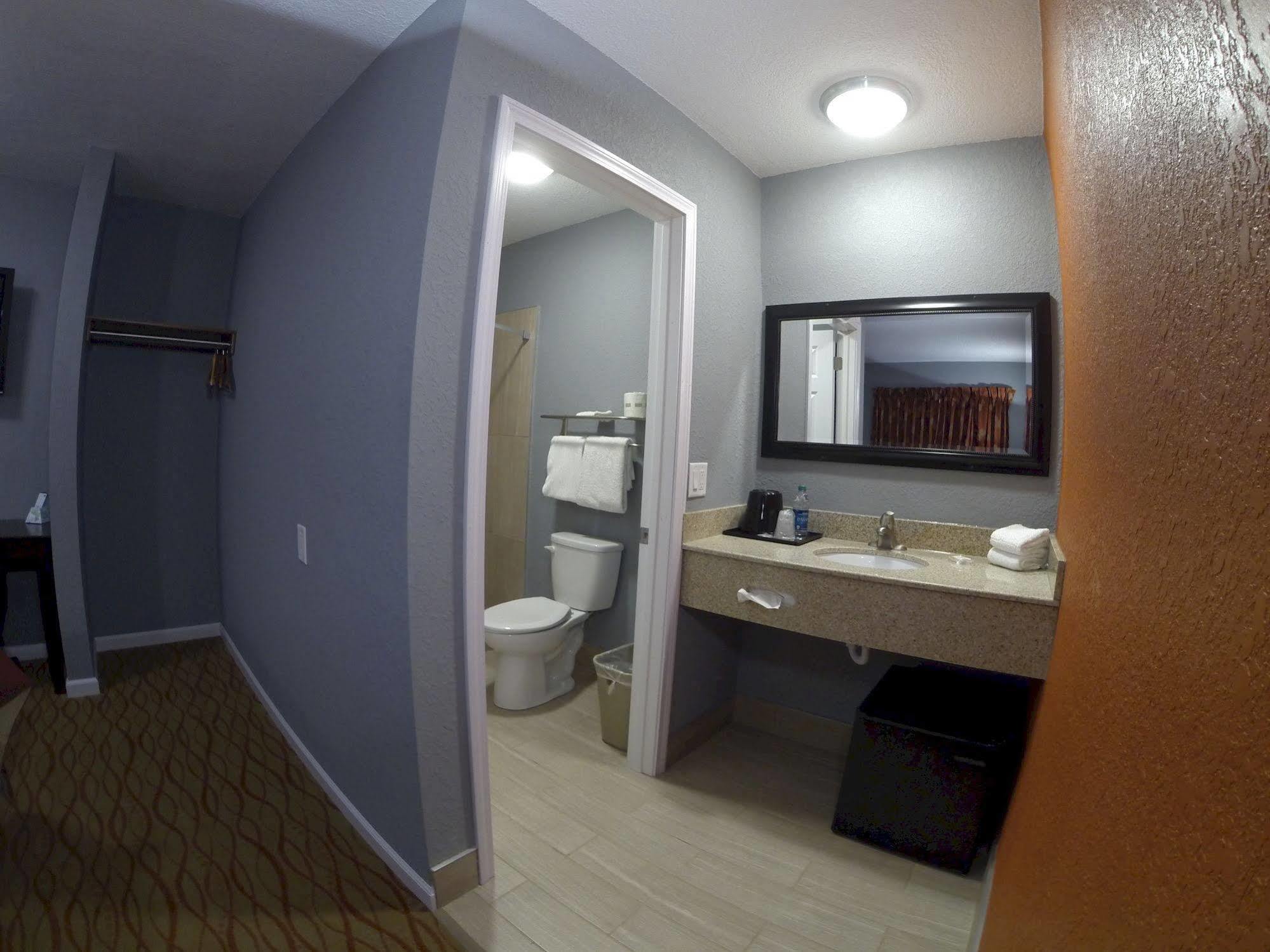 Cozy Rest Motel Дес Мойнс Екстериор снимка